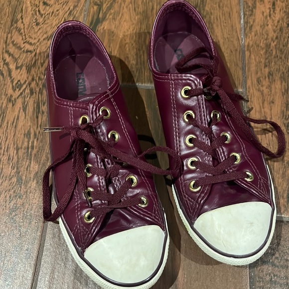 Converse - Picture 1 of 3